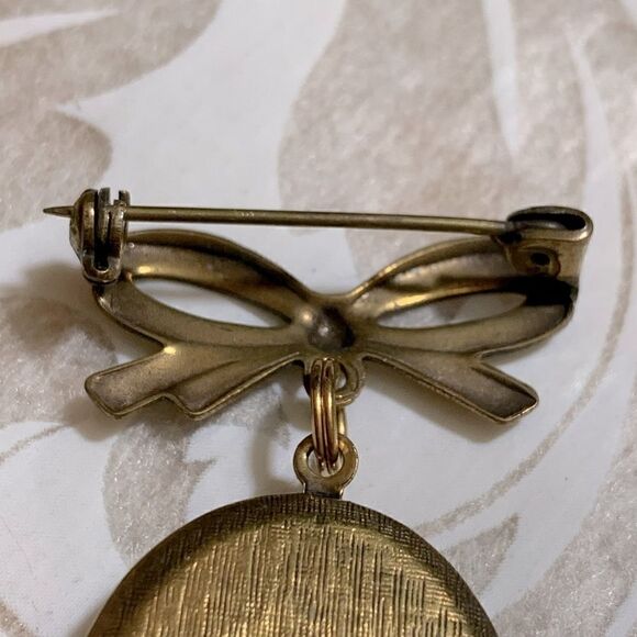 Antique Hanging Bow Locket Brooch Pin w/ Pressed Flower 1.5” Gorgeous - Picture 4 of 6